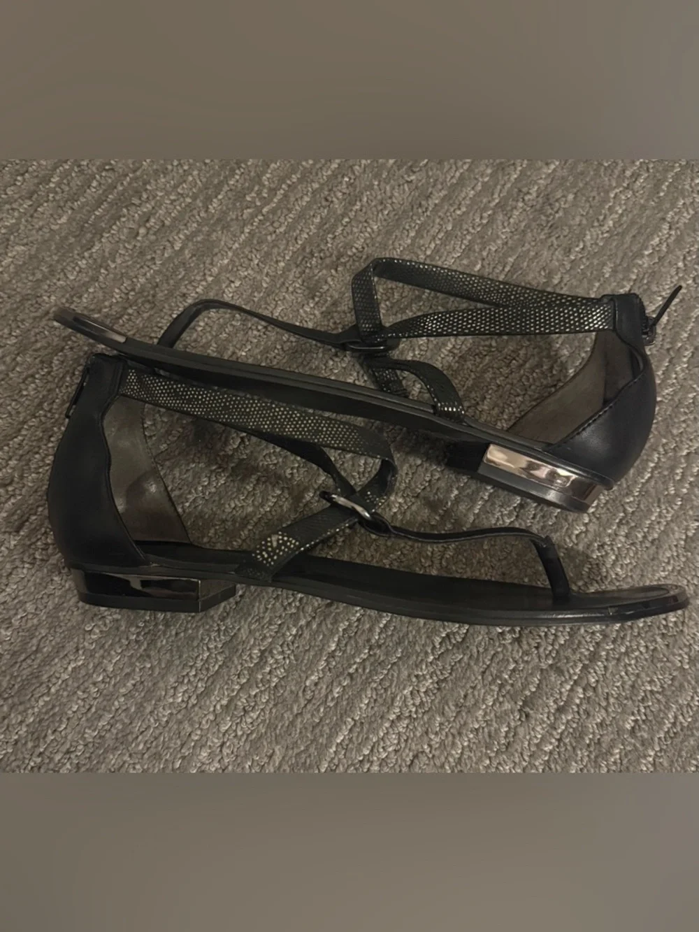Arturo Chiang Black T-Strap Sandals with Metallic Accents sz 8.5 - Picture 7 of 7